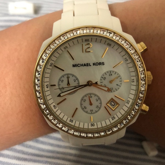 Micheal Kors watch - Picture 3 of 12